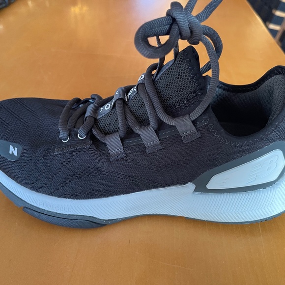 S - New Balance FuelCell Trainer Black and White Sneaker, 7.5 Wide - Picture 12 of 14